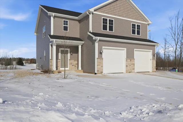 $2,400 | 330 Cattail Court, Unit A, Genoa City, WI 53128