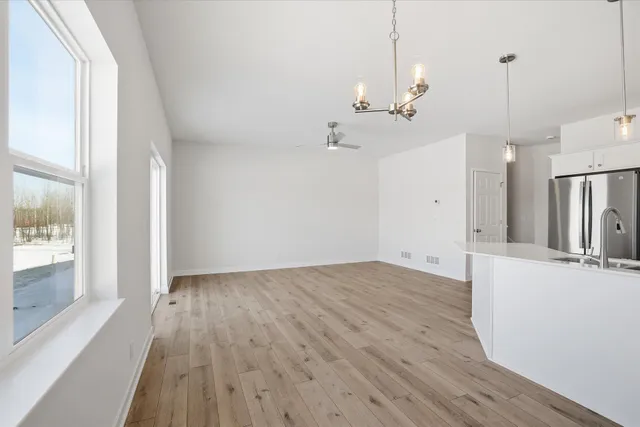 $2,400 | 330 Cattail Court, Unit A, Genoa City, WI 53128