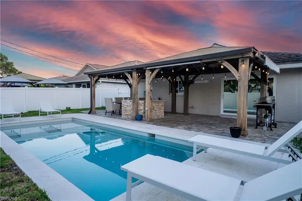 $1,285,000 | 523 107th Avenue North, Naples, FL 34108