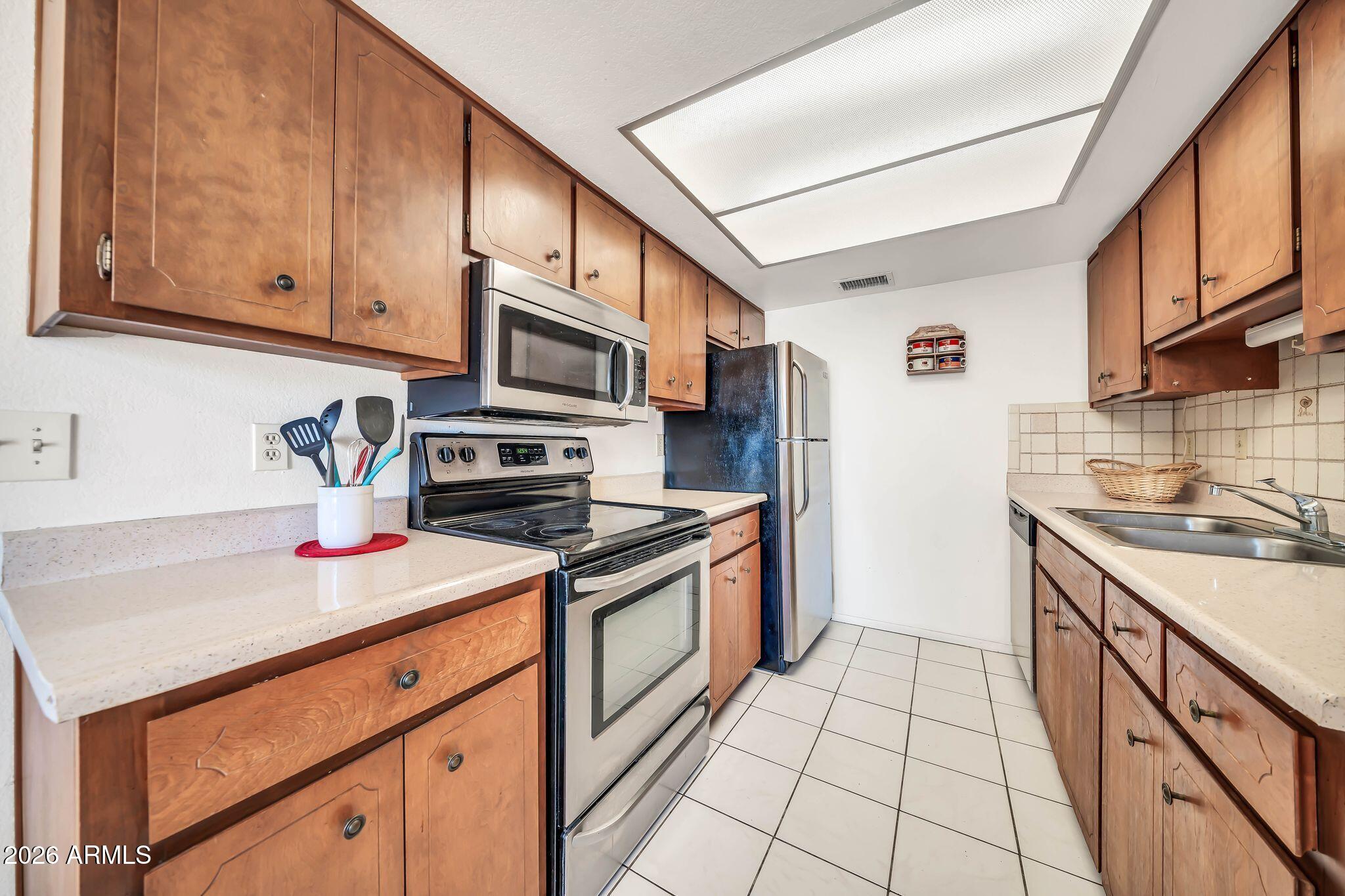 9645 West Mountain View Road, Unit B Peoria, AZ 85345 - Photo 15 of 35