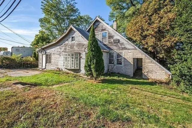 $729,900 | 105 Hartford Turnpike, Shrewsbury, MA 01545