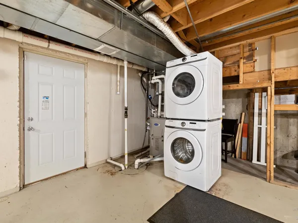 $429,900 | 27W150 James Avenue, West Chicago, IL 60185