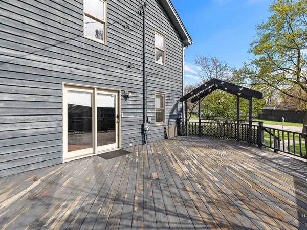 $429,900 | 27W150 James Avenue, West Chicago, IL 60185