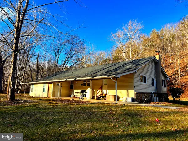 $198,000 | 7934 North River Road, Rio, WV 26755