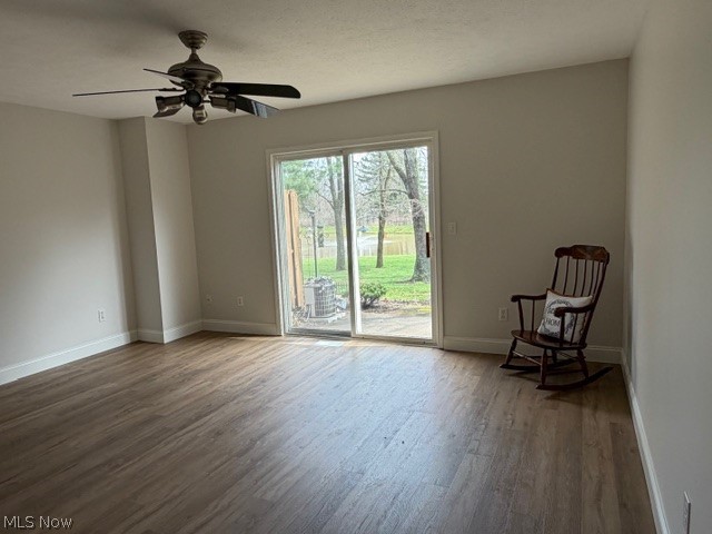 1273 Meadow Run Akron, OH 44321 - Photo 2 of 28 Great Room w/new flooring and view of pont