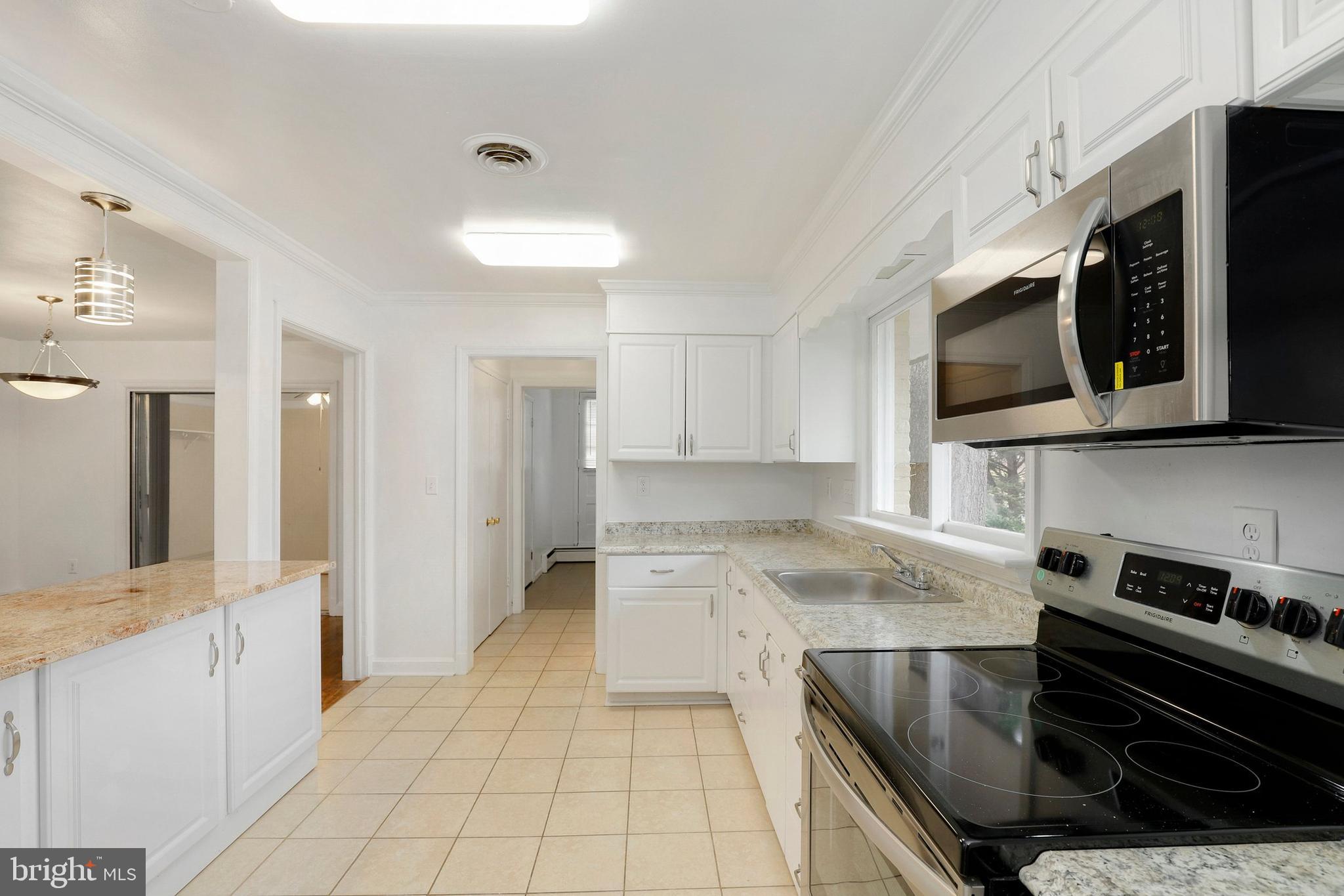 17716 Longdraft Road Gaithersburg, MD 20878 - Photo 8 of 42 Gallery Image 8