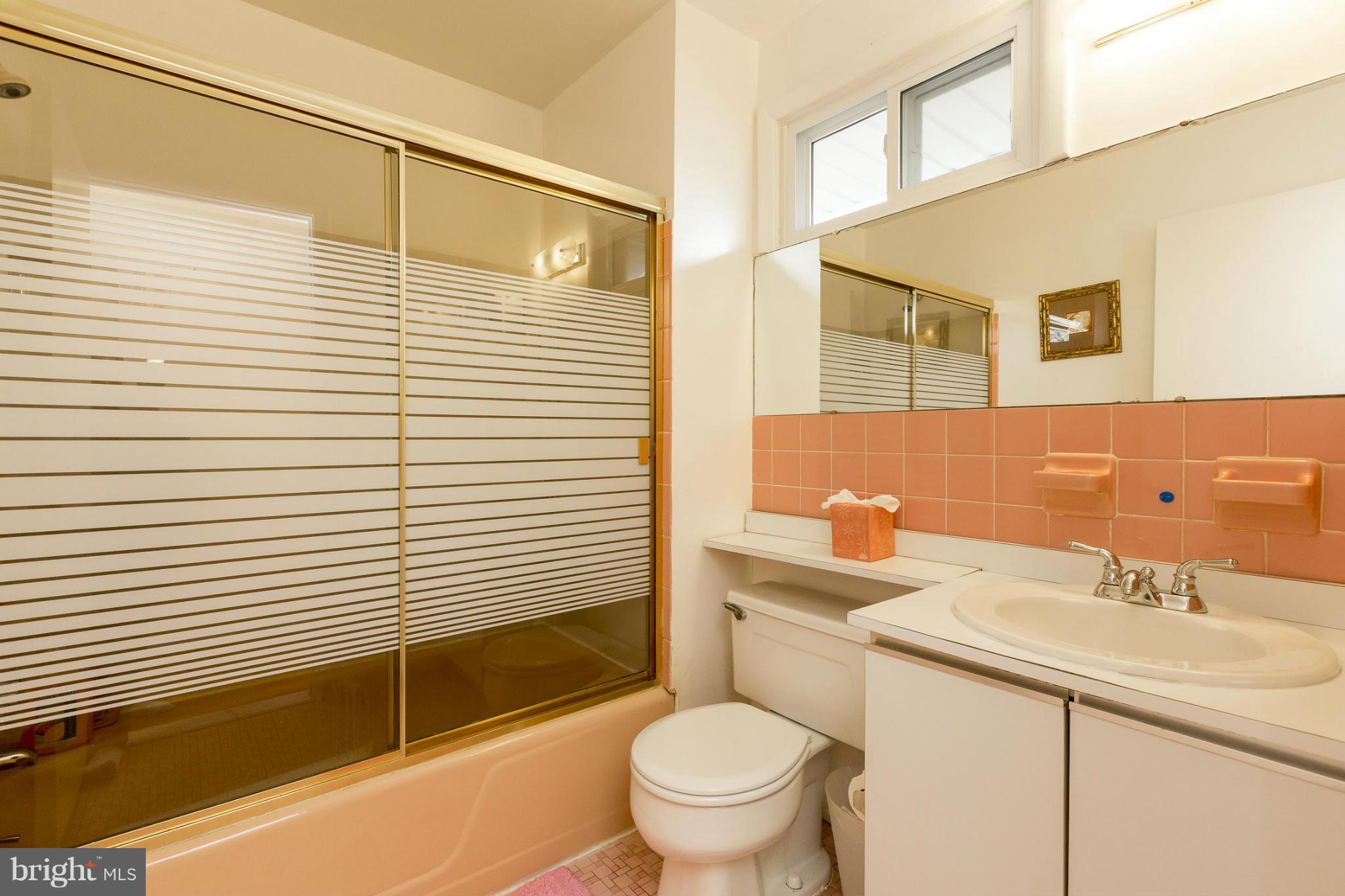 6705 Baythorne Road Baltimore, MD 21209 - Photo 24 of 30 Full Bath