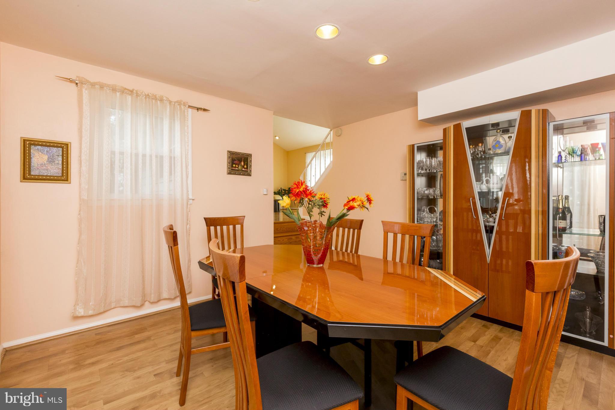 6705 Baythorne Road Baltimore, MD 21209 - Photo 9 of 30 Dining Room