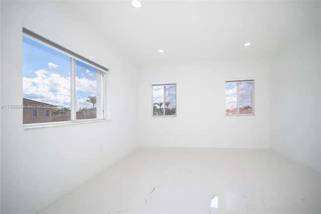 $950,000 | 15064 Southwest 30th Terrace, Miami, FL 33185