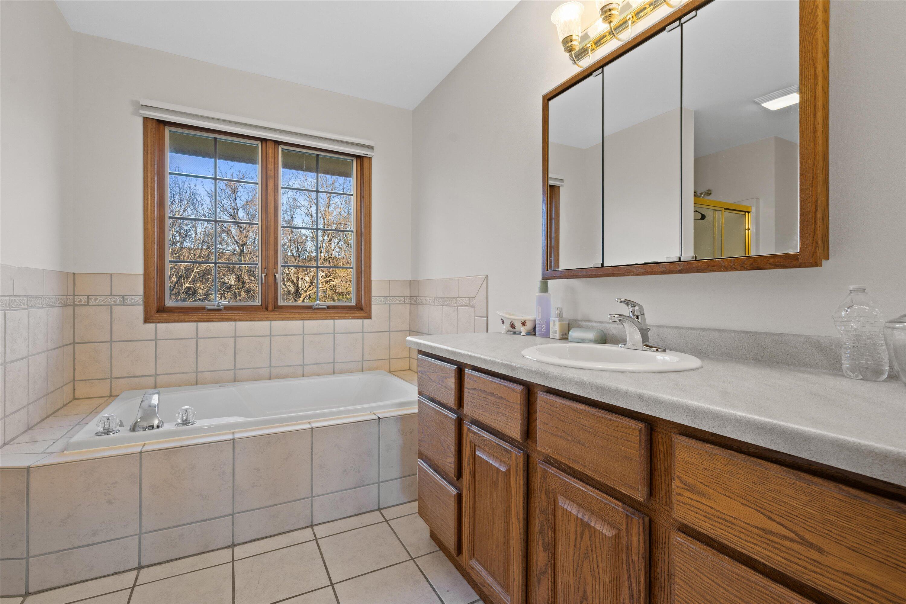 3209 South Ridge Crest Court, Unit 3211 New Berlin, WI 53151 - Photo 19 of 58 19