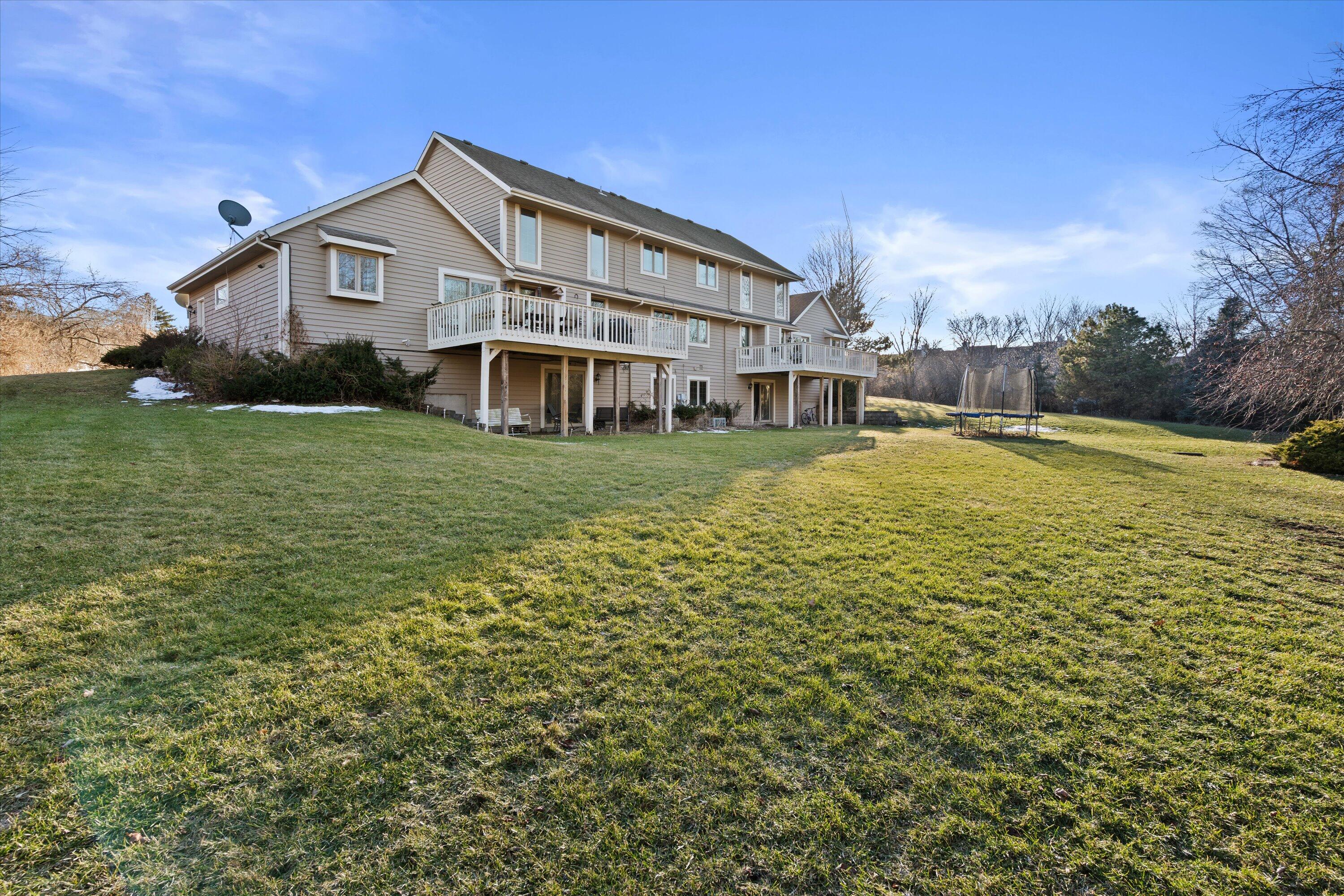 3209 South Ridge Crest Court, Unit 3211 New Berlin, WI 53151 - Photo 51 of 58 51