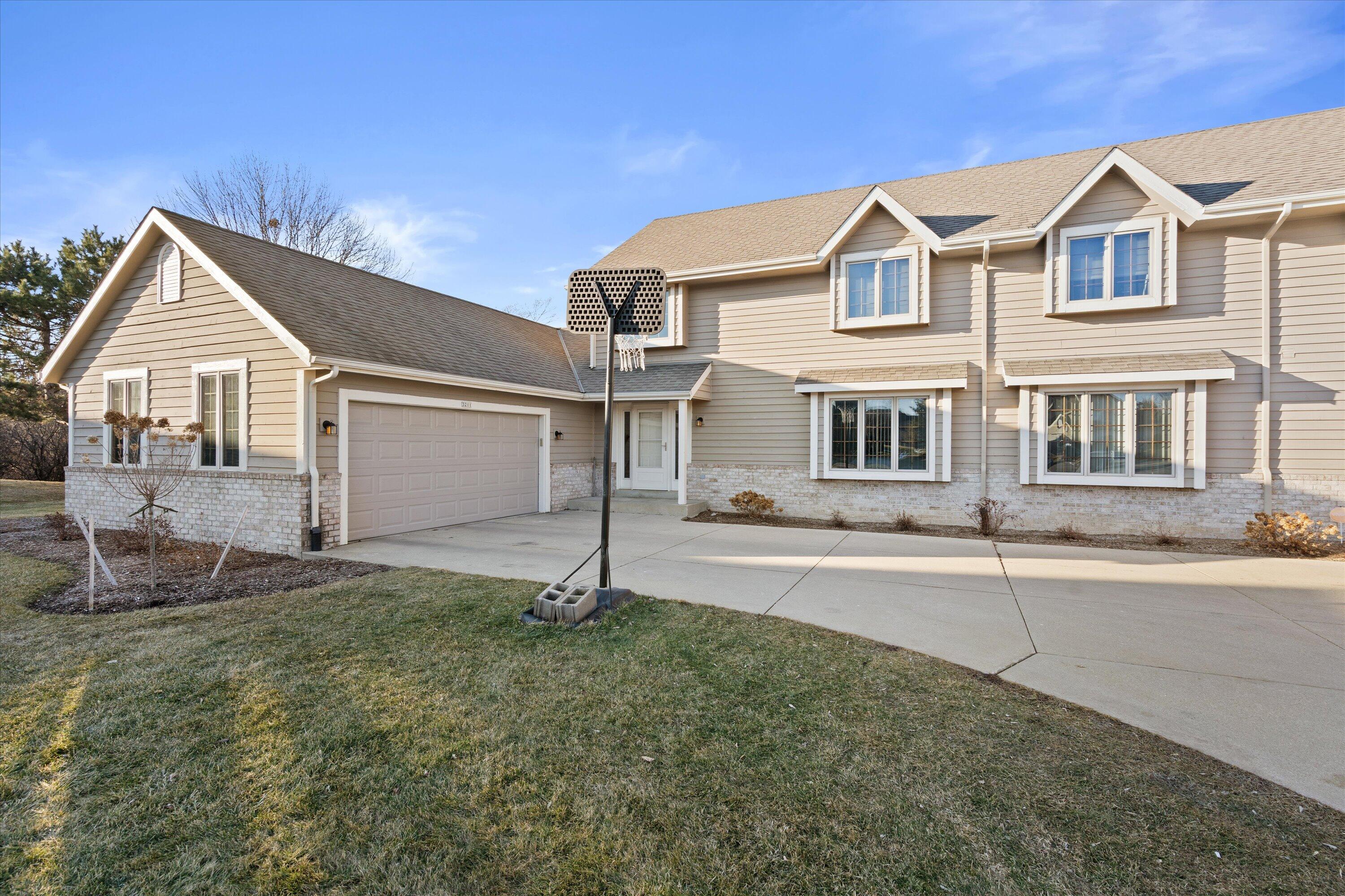 3209 South Ridge Crest Court, Unit 3211 New Berlin, WI 53151 - Photo 54 of 58 54