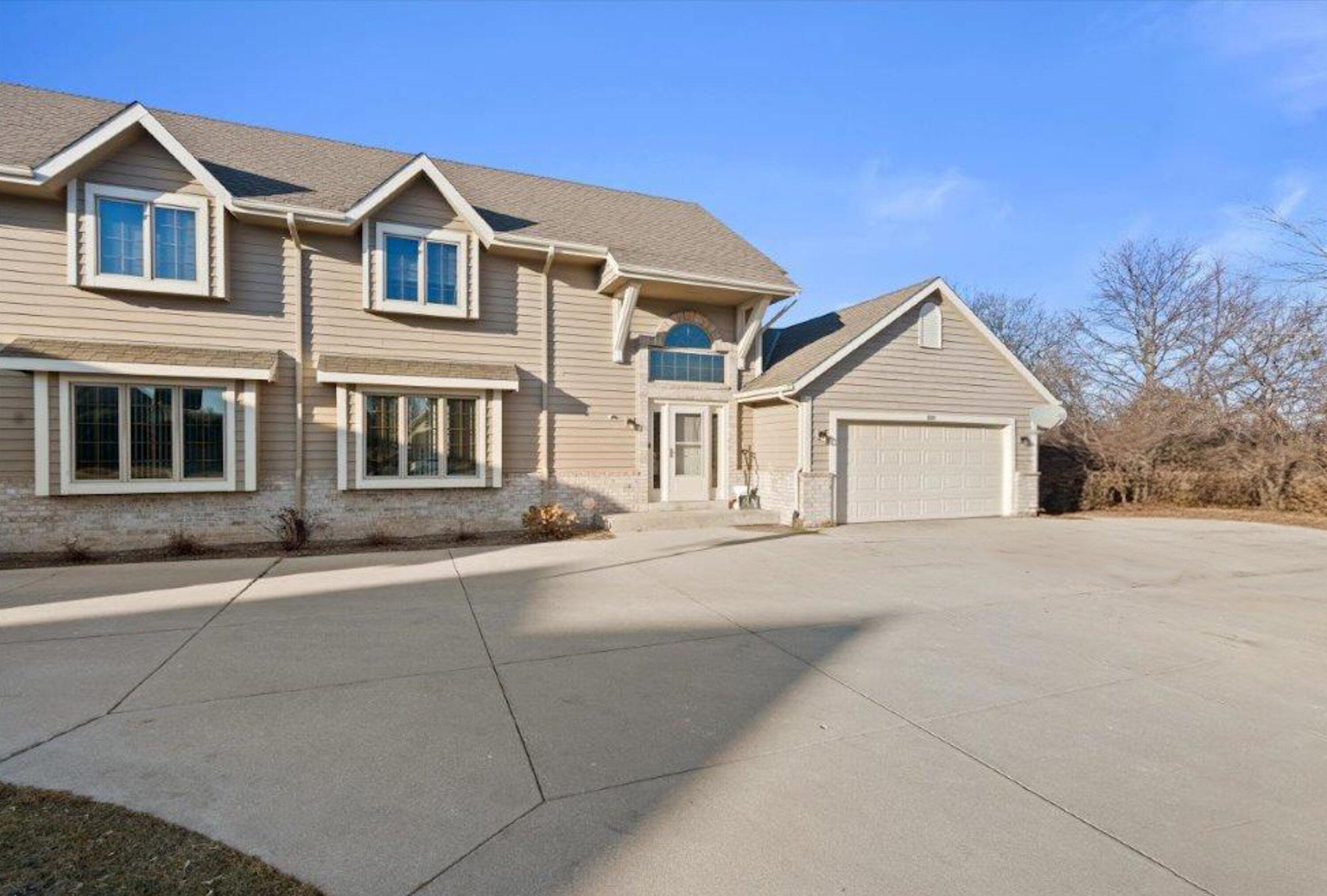 3209 South Ridge Crest Court, Unit 3211 New Berlin, WI 53151 - Photo 55 of 58 55
