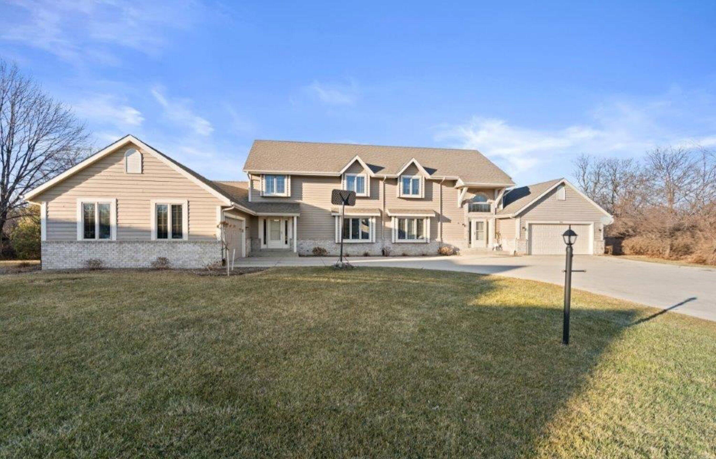 3209 South Ridge Crest Court, Unit 3211 New Berlin, WI 53151 - Photo 56 of 58 56