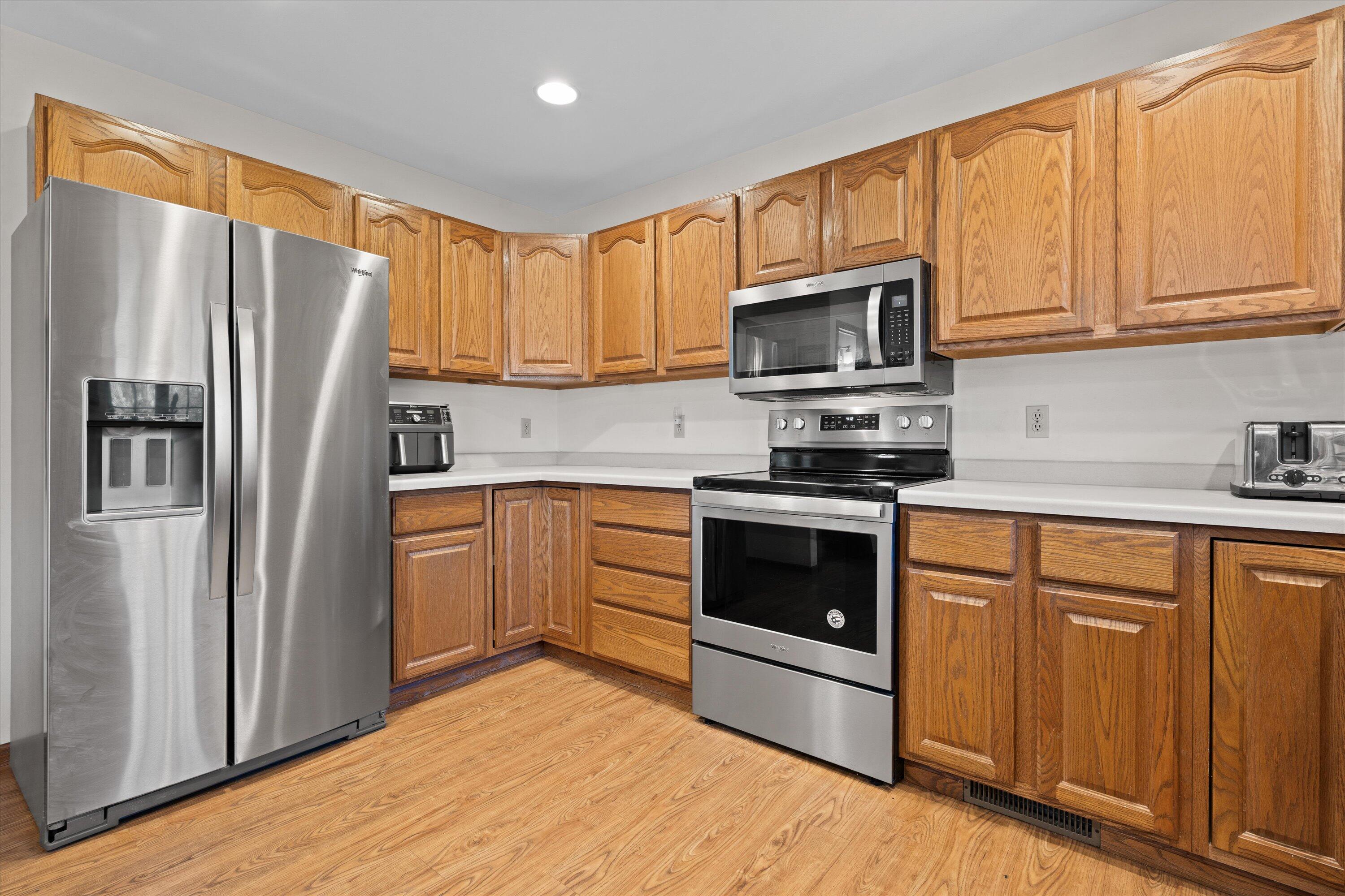 3209 South Ridge Crest Court, Unit 3211 New Berlin, WI 53151 - Photo 10 of 58 10