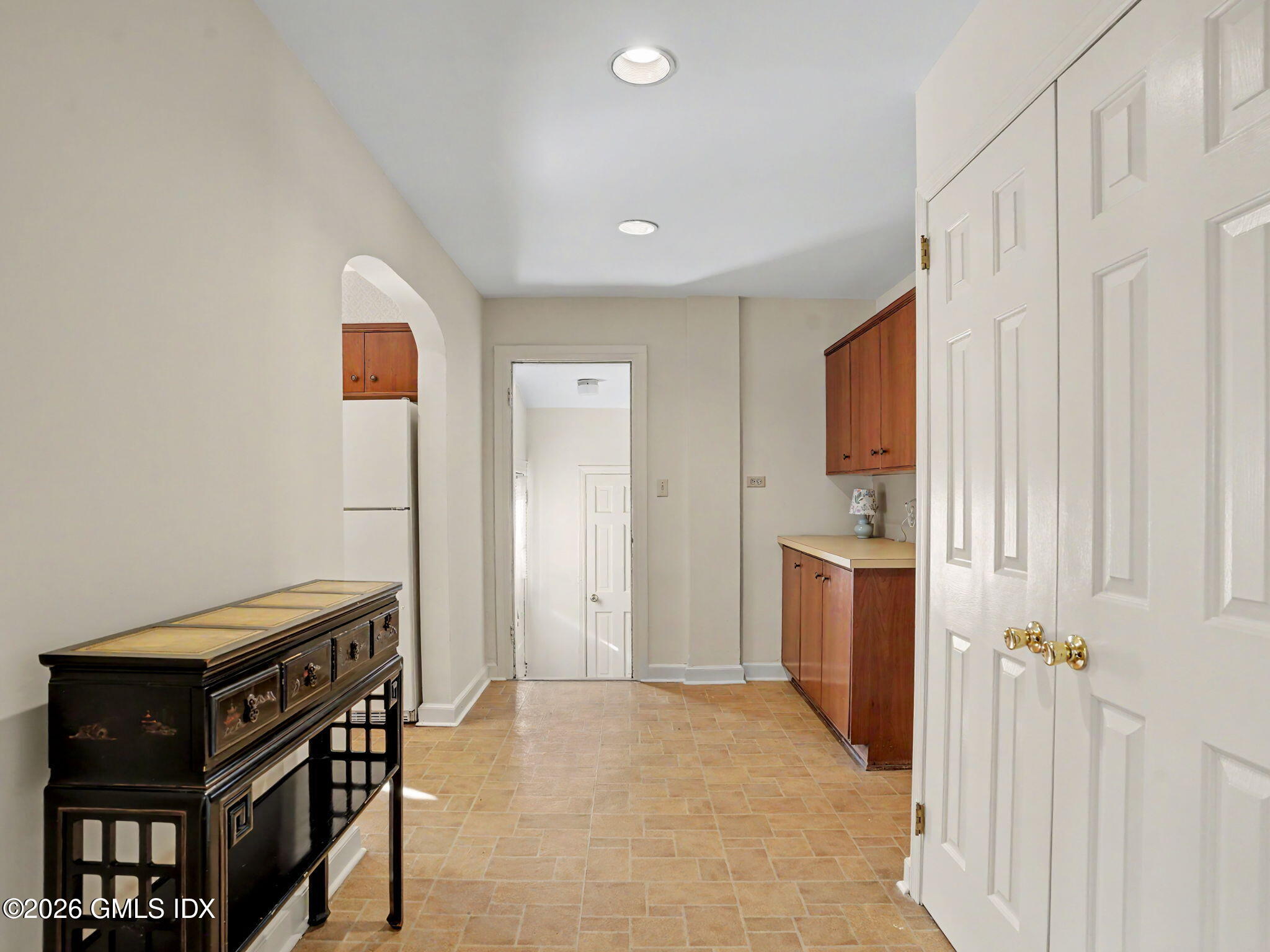 24 Oval Avenue Riverside, CT 06878 - Photo 9 of 45 6-web-or-mls-24-oval-ave