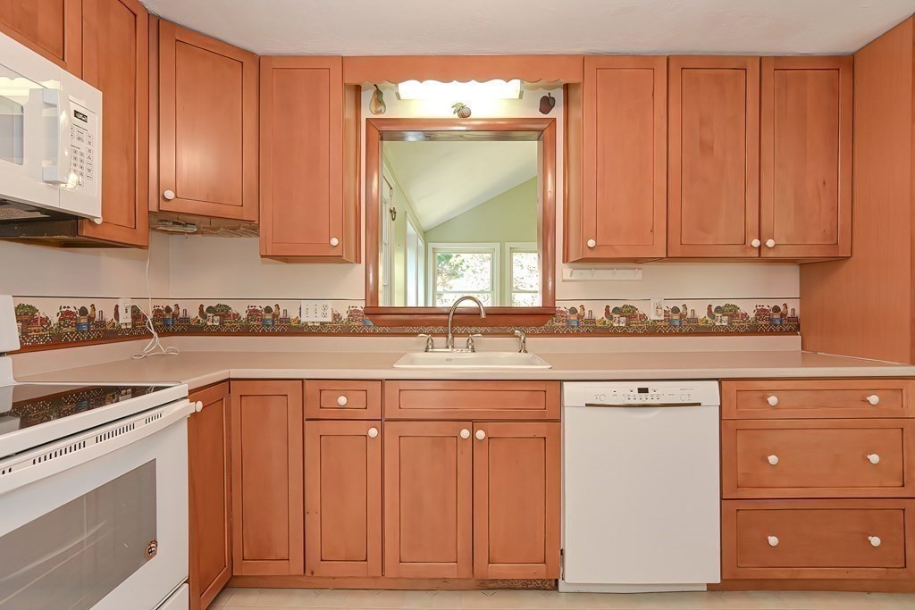 49 Pinecrest Road Holliston, MA 01746 - Photo 17 of 34 Gallery Image 17