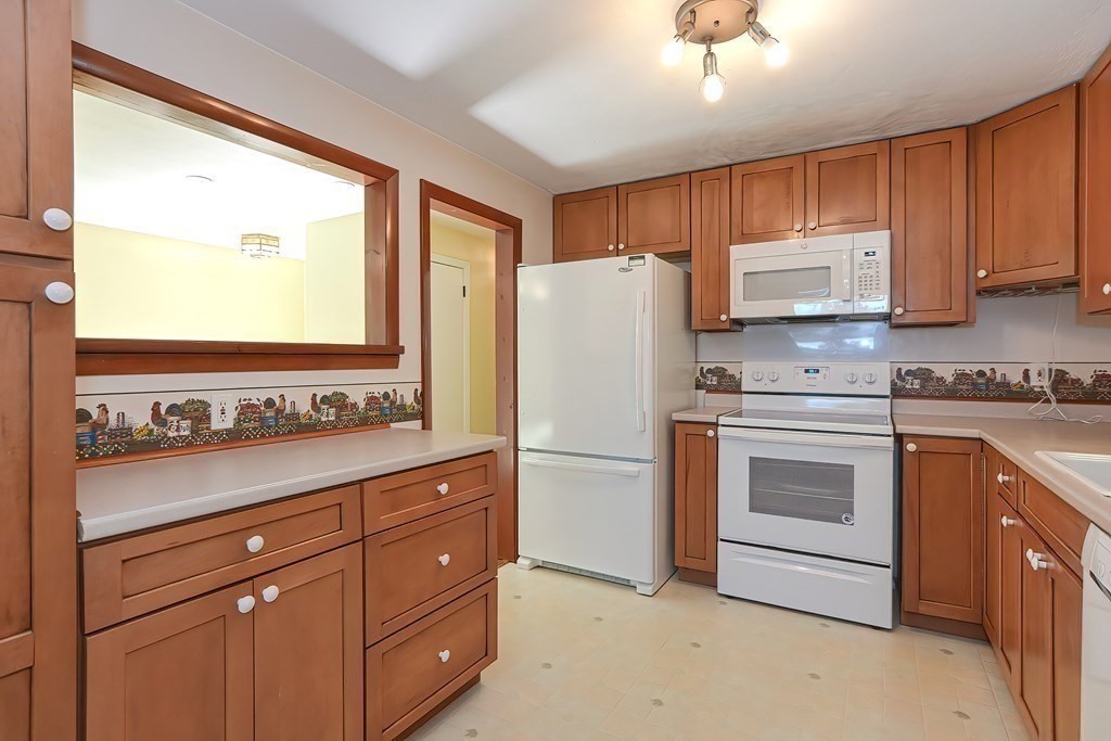 49 Pinecrest Road Holliston, MA 01746 - Photo 19 of 34 Gallery Image 19