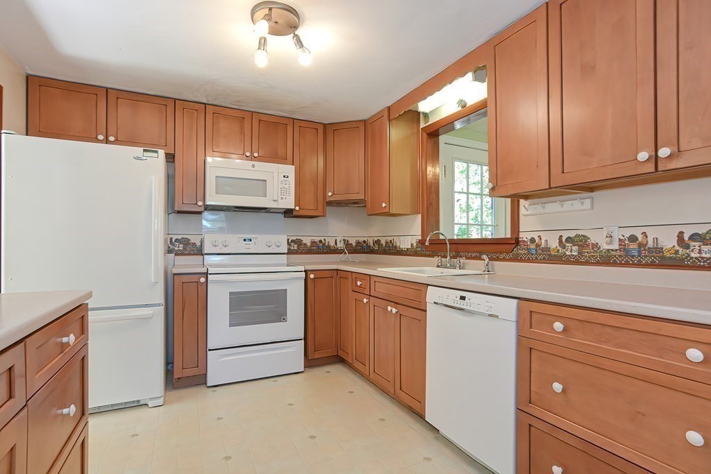 49 Pinecrest Road Holliston, MA 01746 - Photo 20 of 34 Gallery Image 20