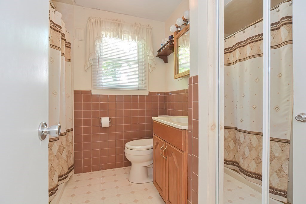 49 Pinecrest Road Holliston, MA 01746 - Photo 30 of 34 Gallery Image 30