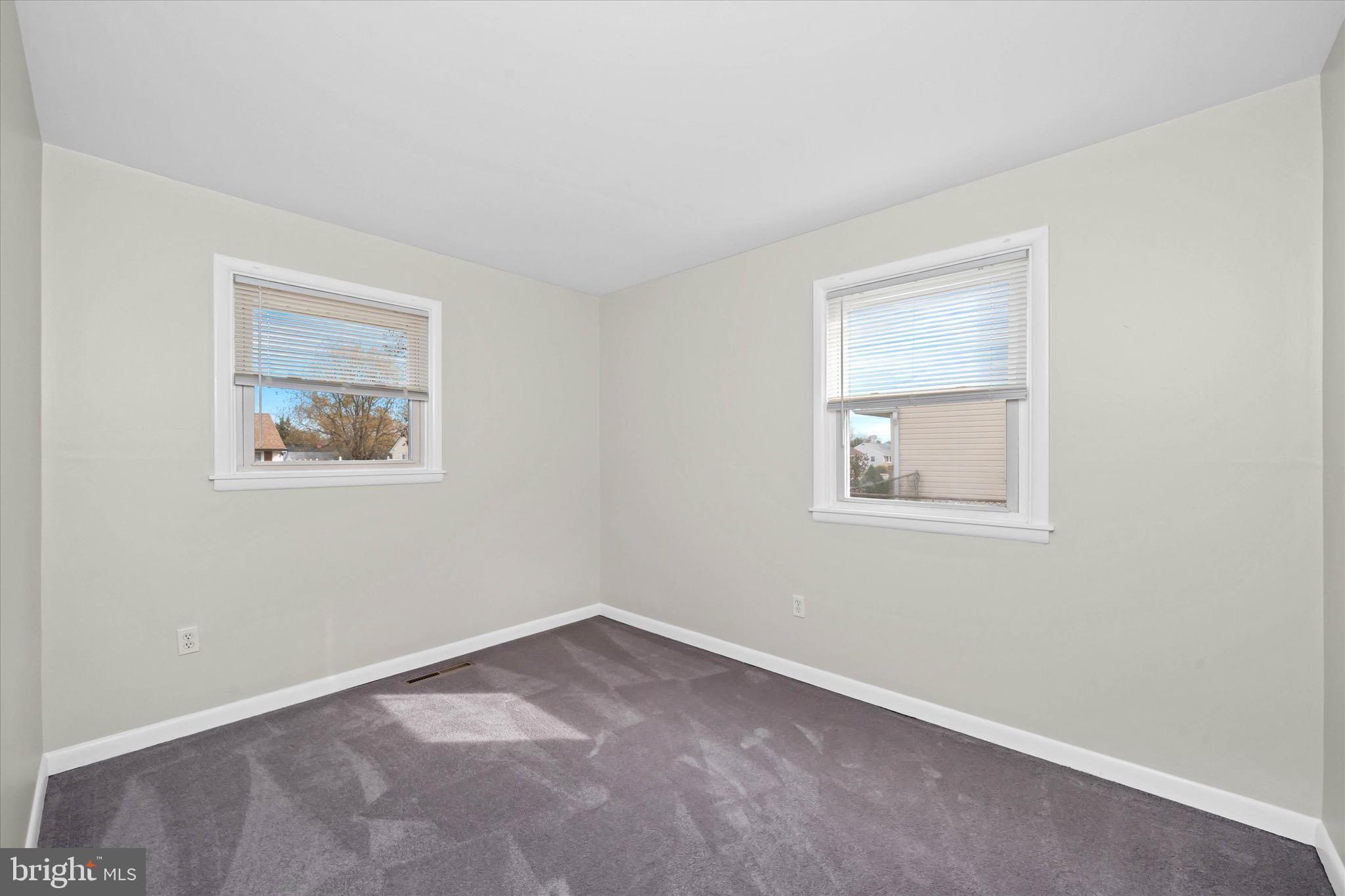 124 Festone Avenue New Castle, DE 19720 - Photo 32 of 43 an empty room with a window