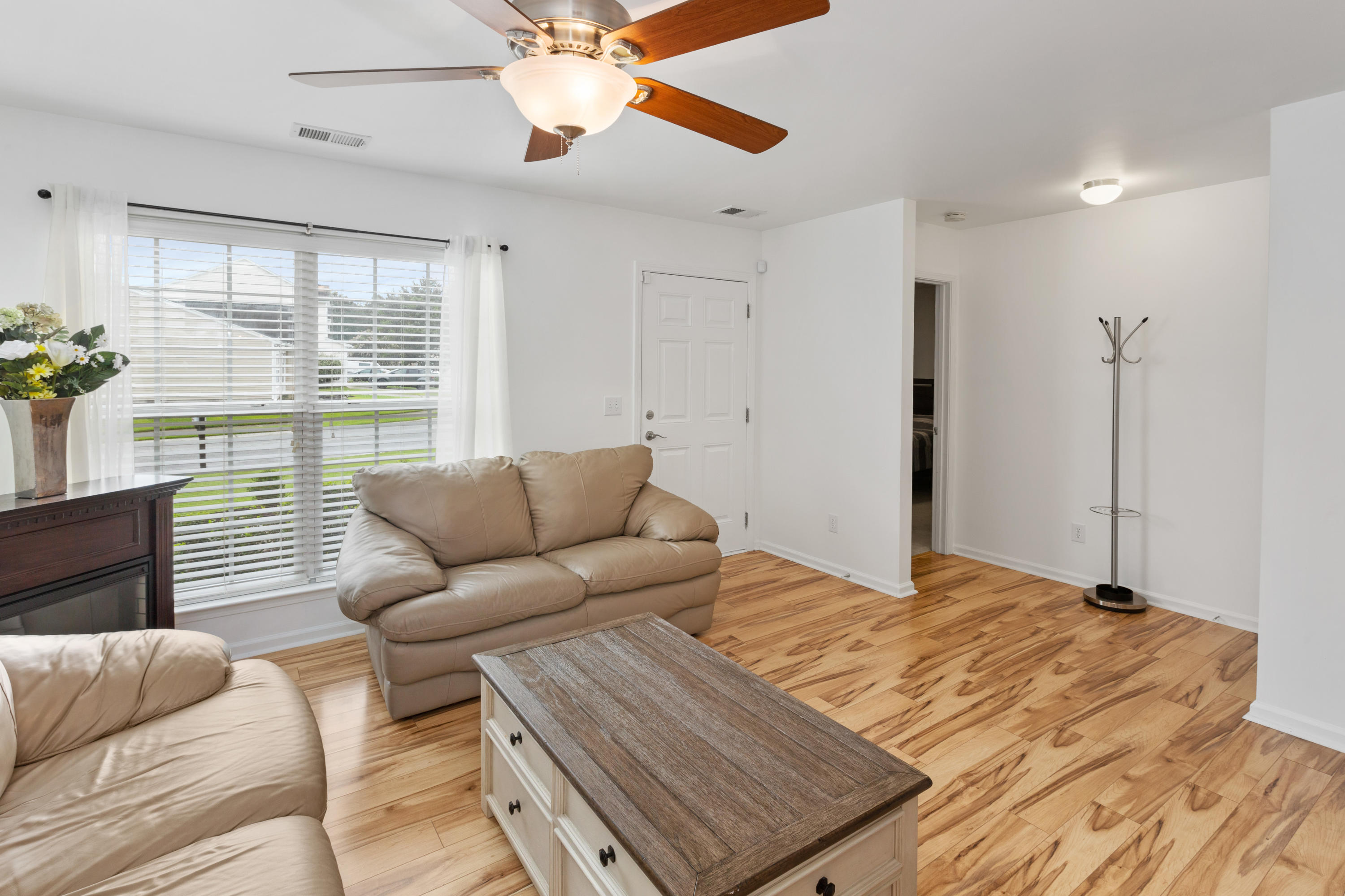 256 Island Green Road Goose Creek, SC 29445 - Photo 5 of 22 256_Island_Green_Brett_Martin_Photograph