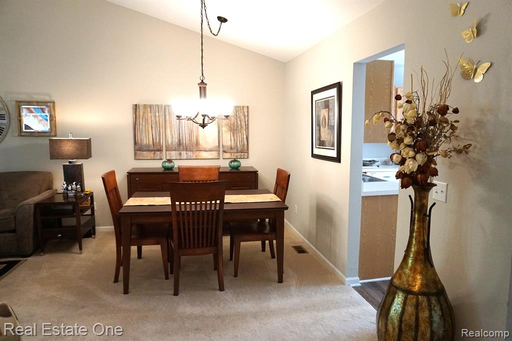 1016 Curzon Street Howell, MI 48843 - Photo 5 of 34 Gallery Image 5