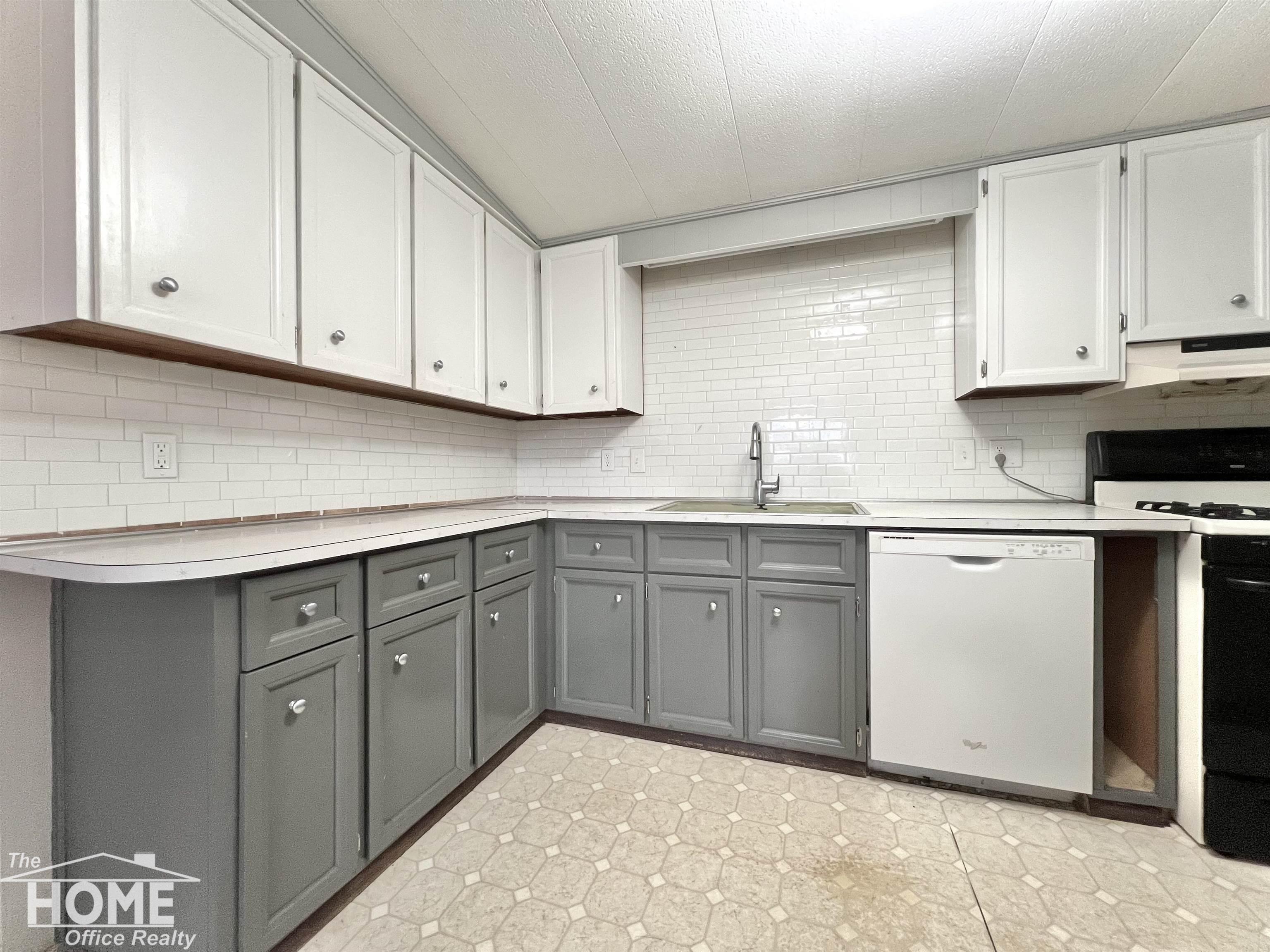 10861 East Bennington Road Durand, MI 48429 - Photo 11 of 45 50162810-38f85a01-33f0-4238-81f7-5c7bf791e2f9.JPG