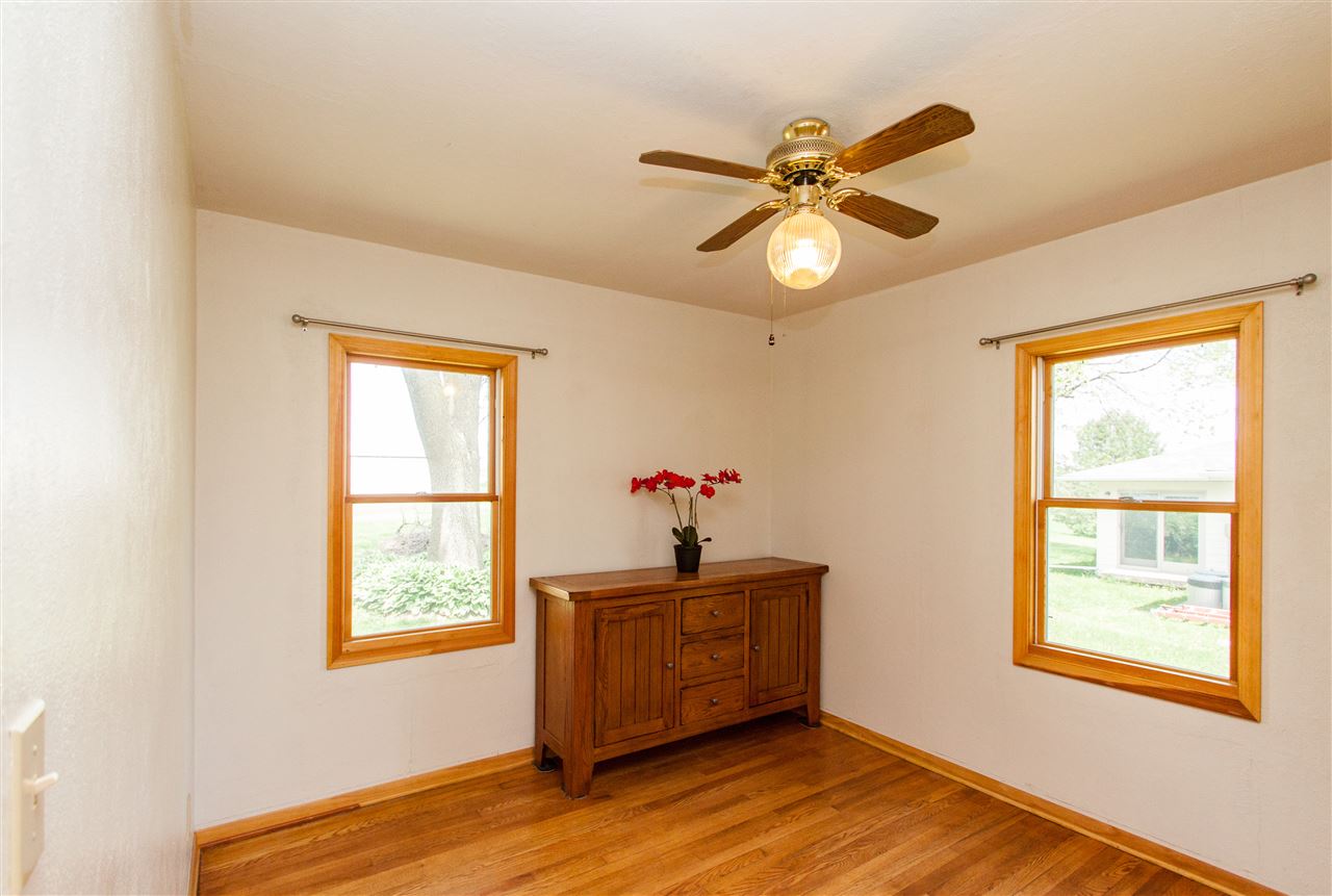 1446 Angle Road Southwest Kalona, IA 52247 - Photo 12 of 25 Gallery Image 12