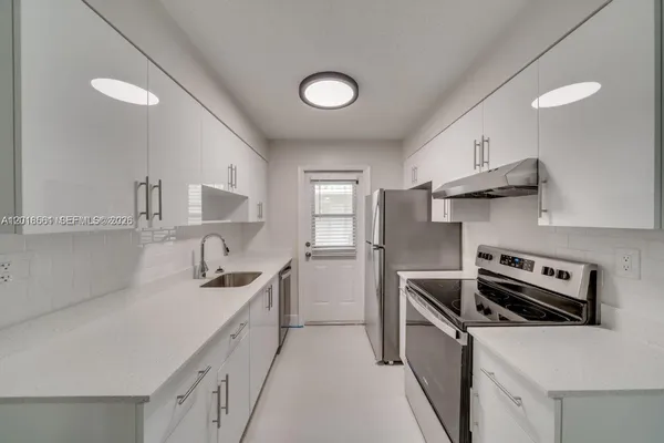 $2,225 | 841 Southwest 74th Terrace, Unit 201E, North Lauderdale, FL 33068