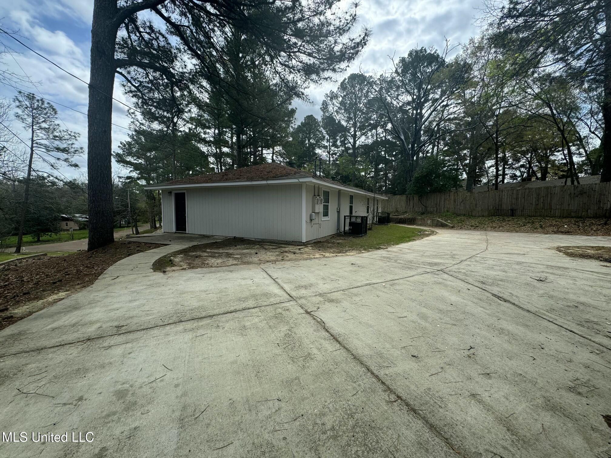 219-21 Lawrence Road Jackson, MS 39206 - Photo 11 of 12 tempImageK8UoyZ