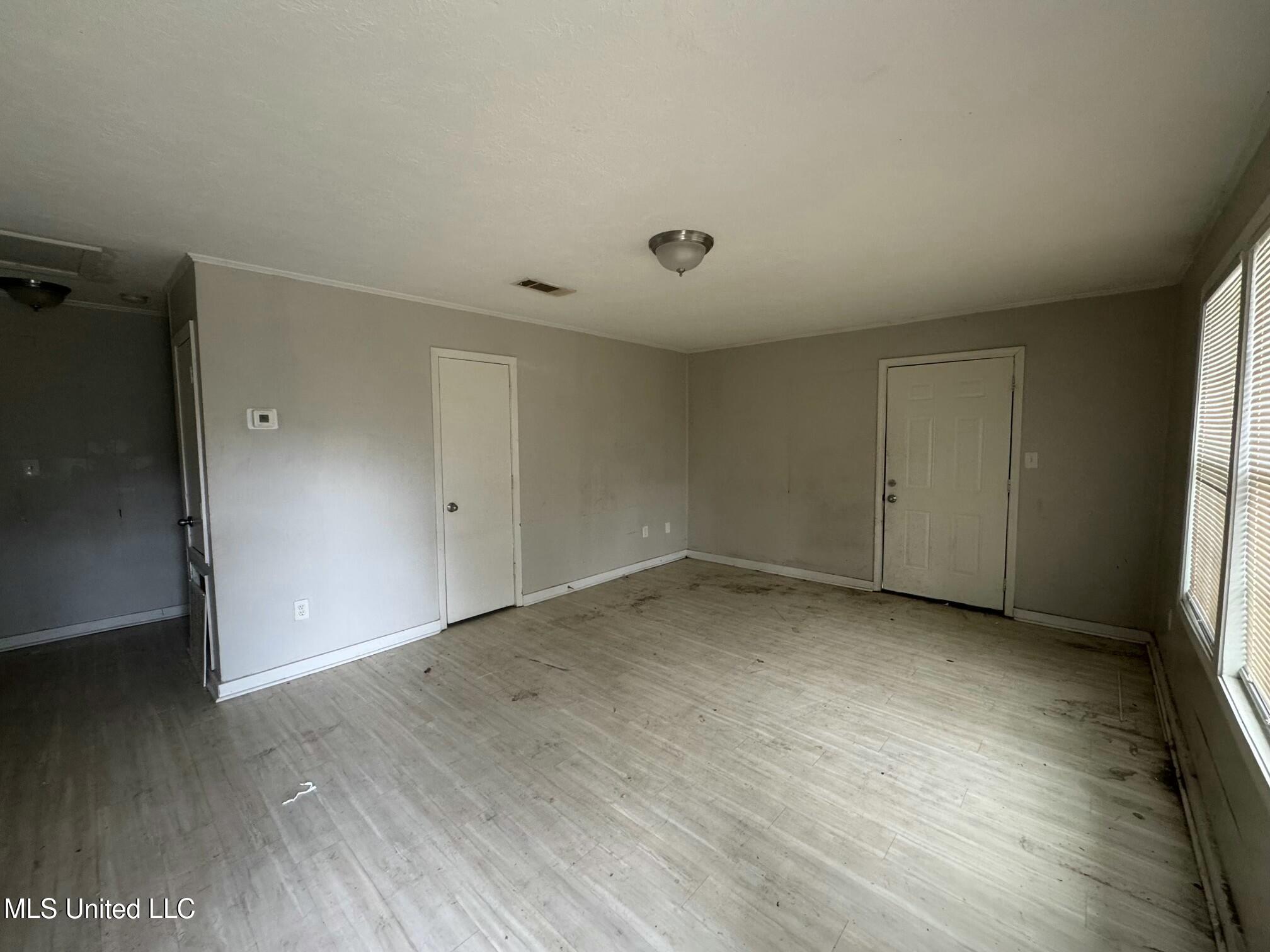 219-21 Lawrence Road Jackson, MS 39206 - Photo 3 of 12 tempImageFZo26X