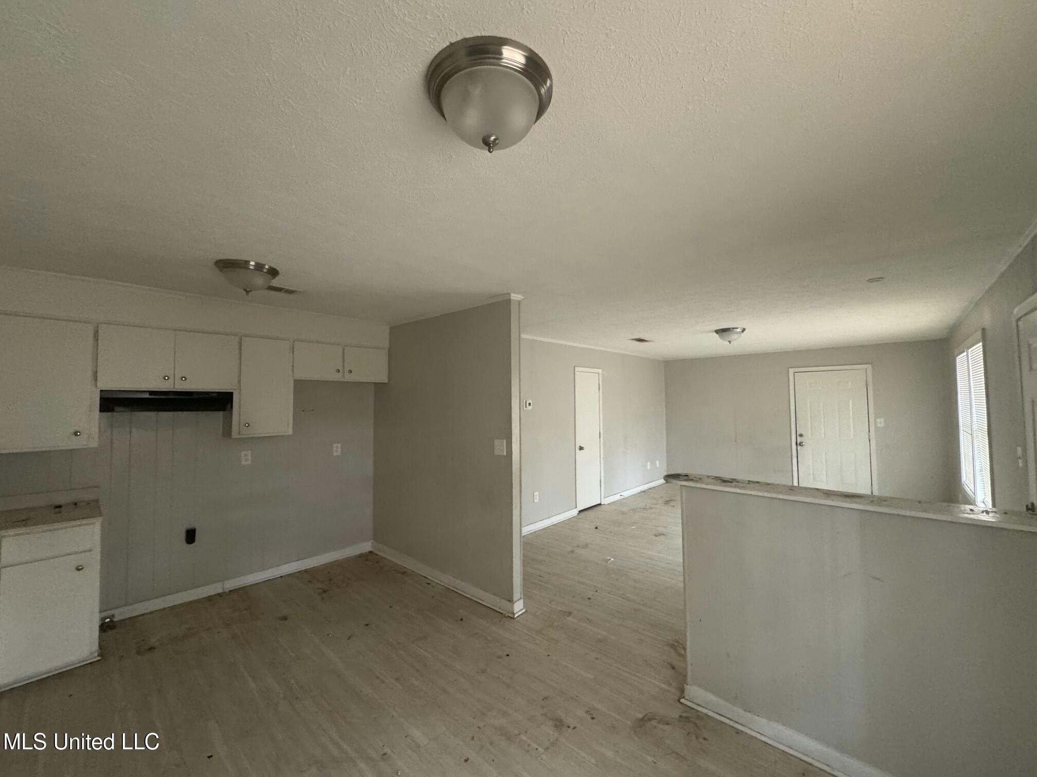 219-21 Lawrence Road Jackson, MS 39206 - Photo 6 of 12 tempImageCdG7UW