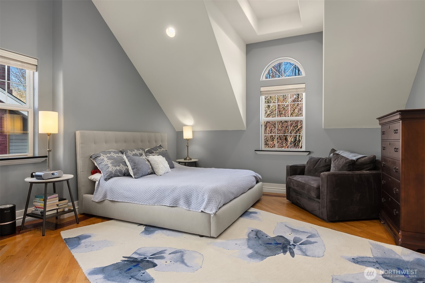 4003 Densmore Avenue North Seattle, WA 98103 - Photo 13 of 33