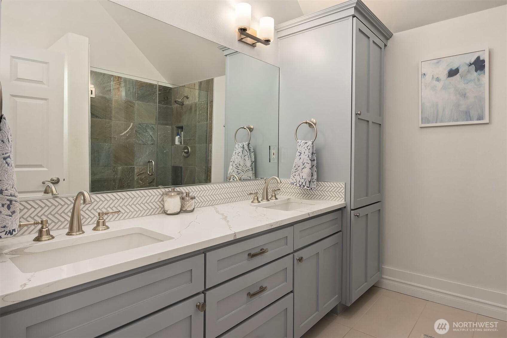 4003 Densmore Avenue North Seattle, WA 98103 - Photo 15 of 33