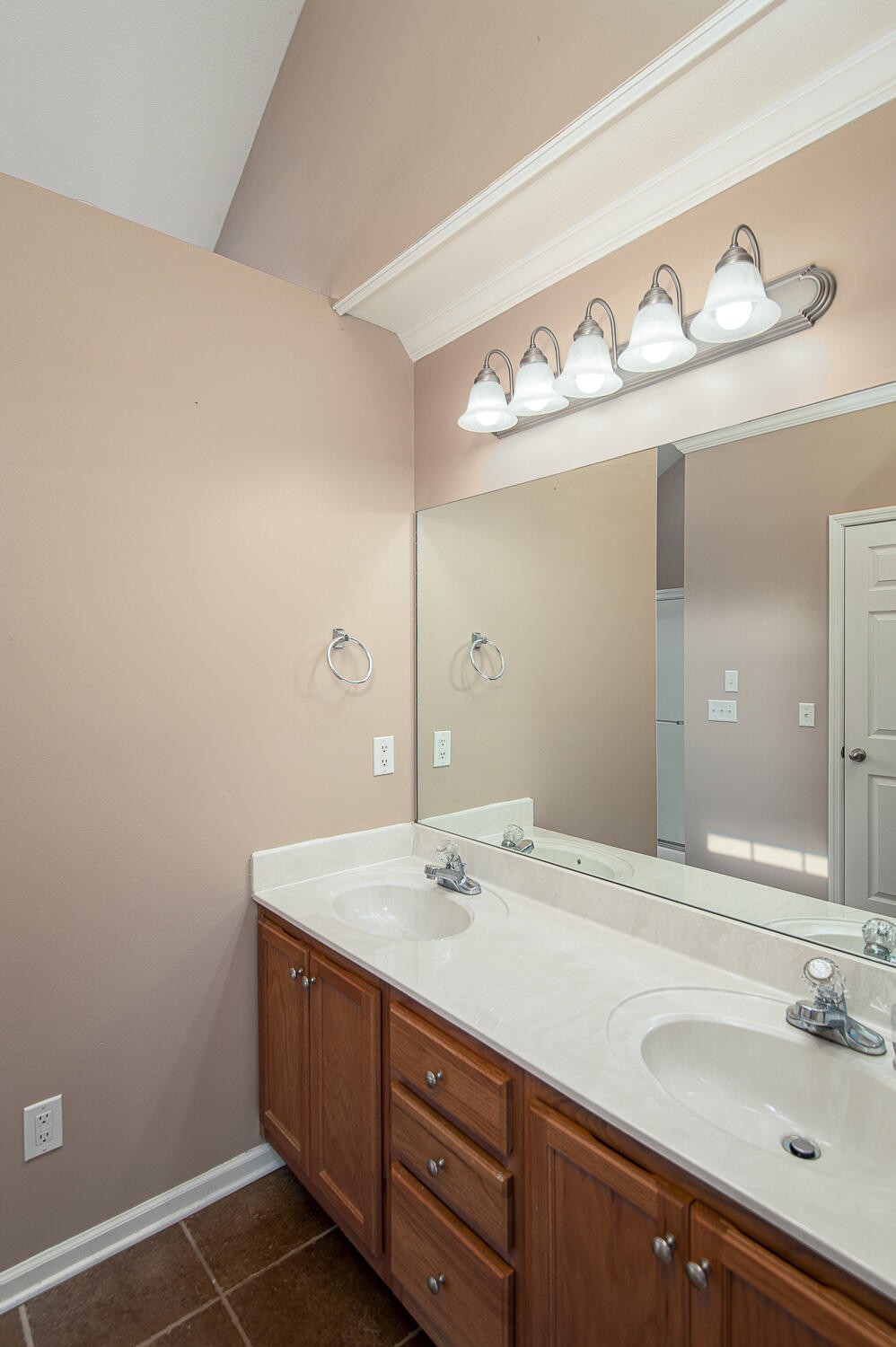 7194 British Road Ooltewah, TN 37363 - Photo 9 of 22