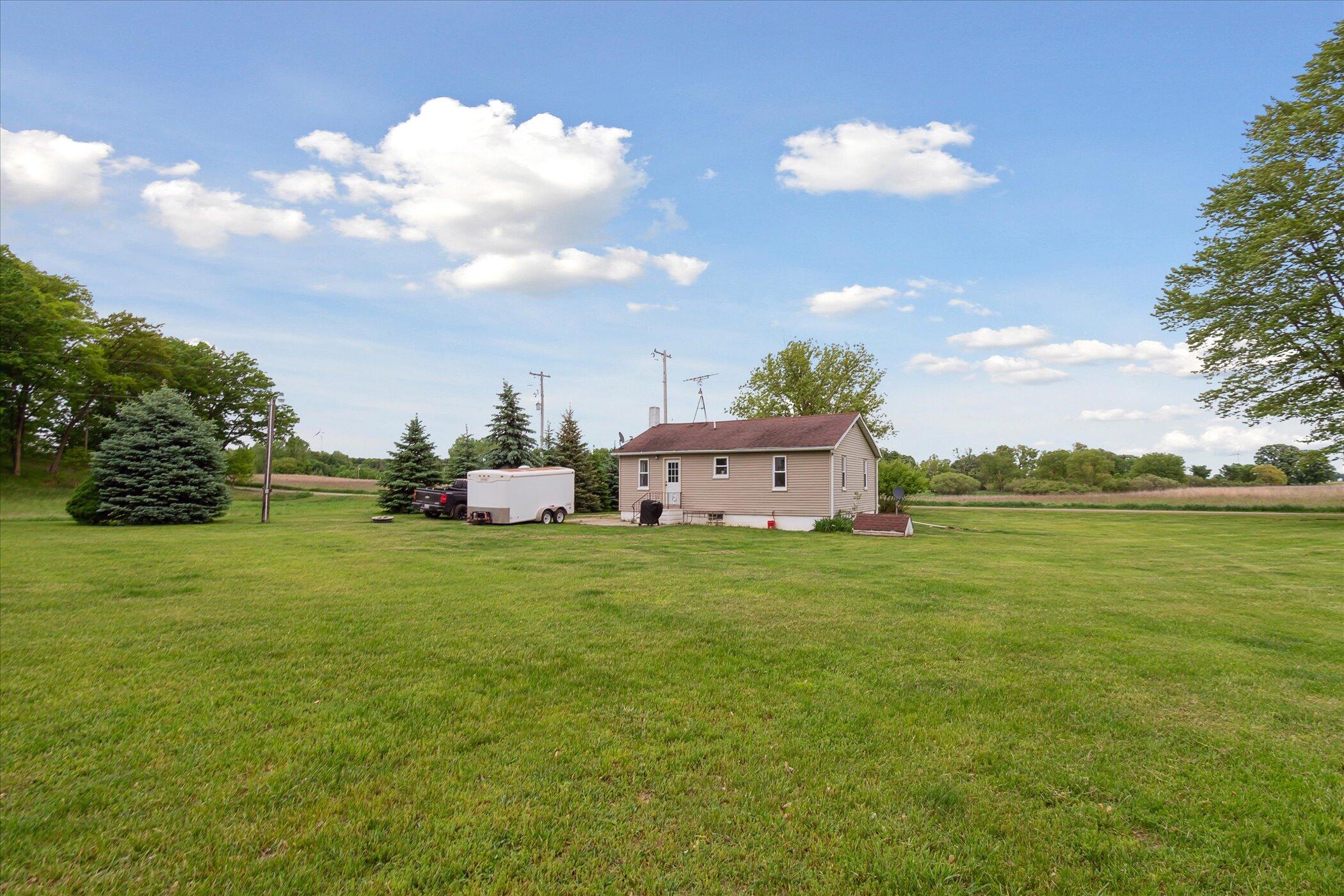 2825 North Croswell Road Ithaca, MI 48847 - Photo 3 of 19 25-2825-N-Croswell-Rd-Ithaca-MI-48847-Wi