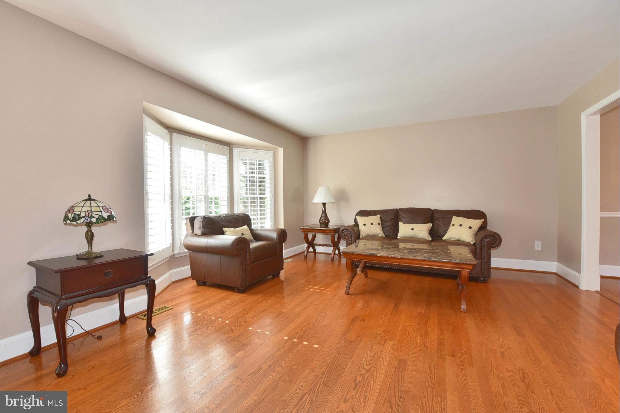 6220 Medora Road Linthicum, MD 21090 - Photo 11 of 30 Living Room