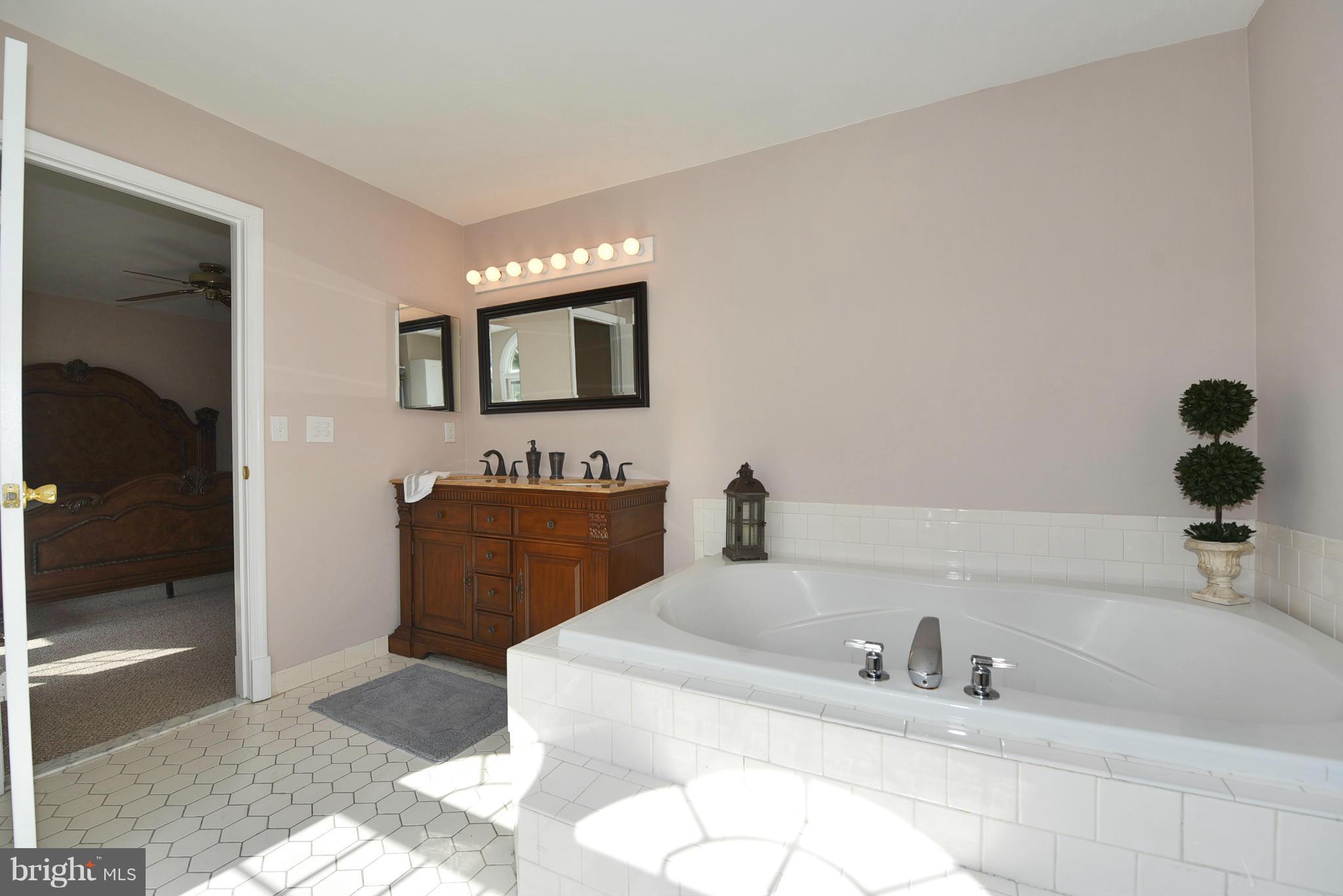 6220 Medora Road Linthicum, MD 21090 - Photo 18 of 30 Bath (Master)