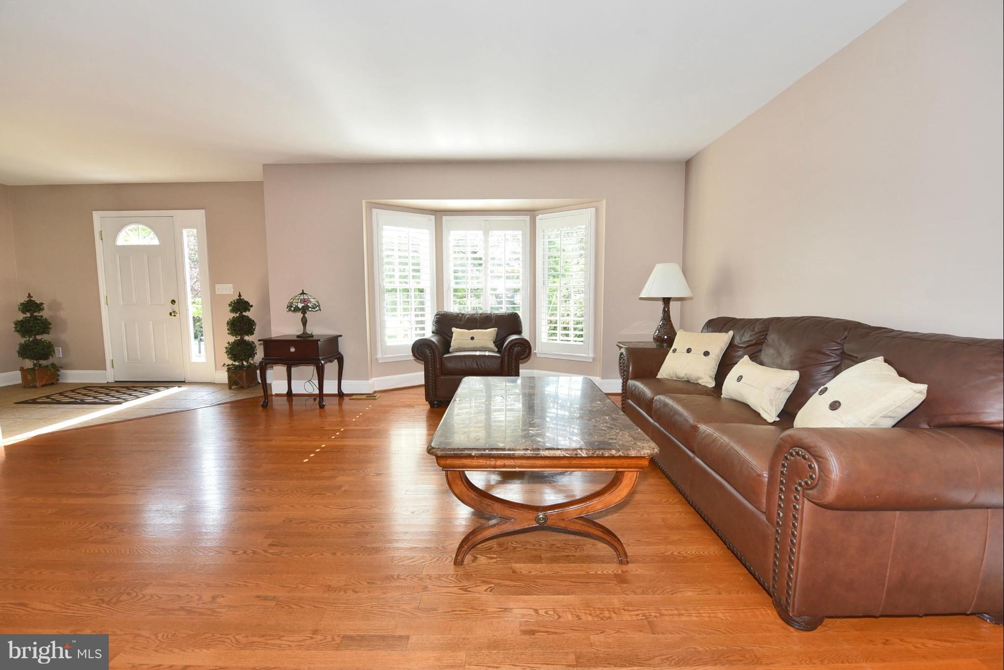 6220 Medora Road Linthicum, MD 21090 - Photo 9 of 30 Living Room