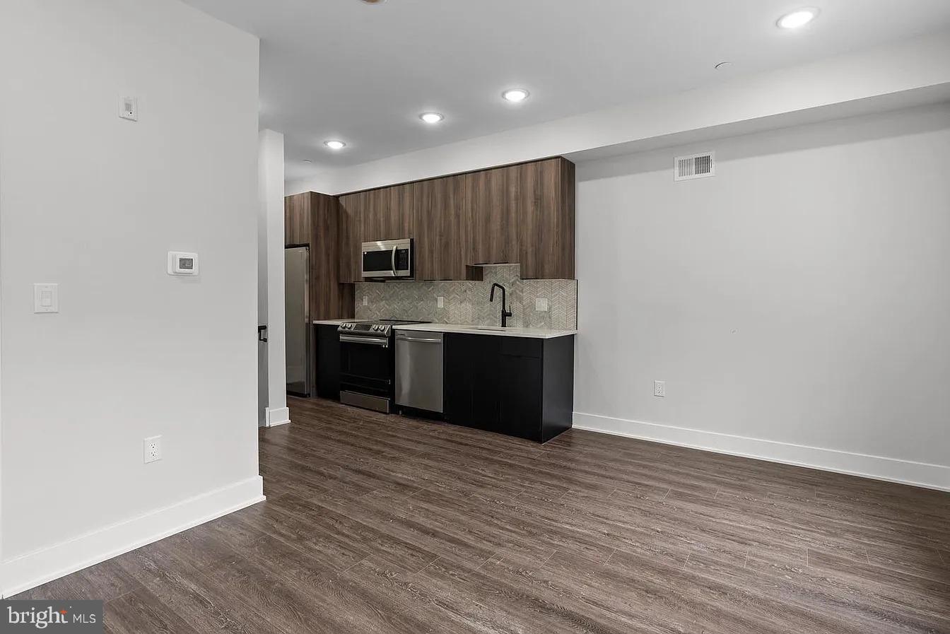 2146 North Front Street, Unit 1 Philadelphia, PA 19122 - Photo 2 of 16