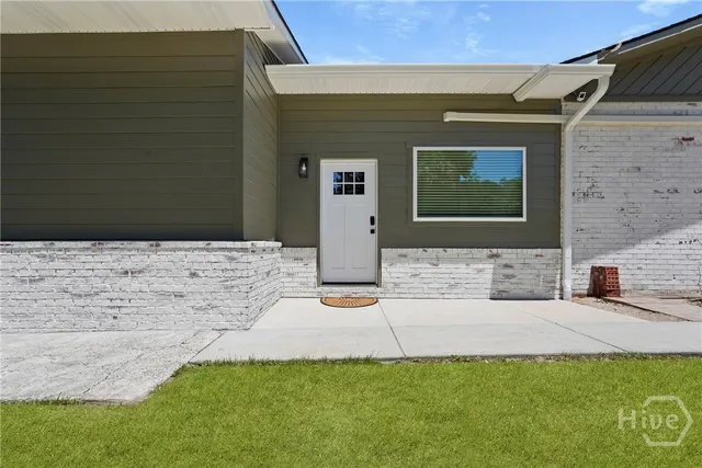 $2,500 | 1112 Walthour Road, Savannah, GA 31410