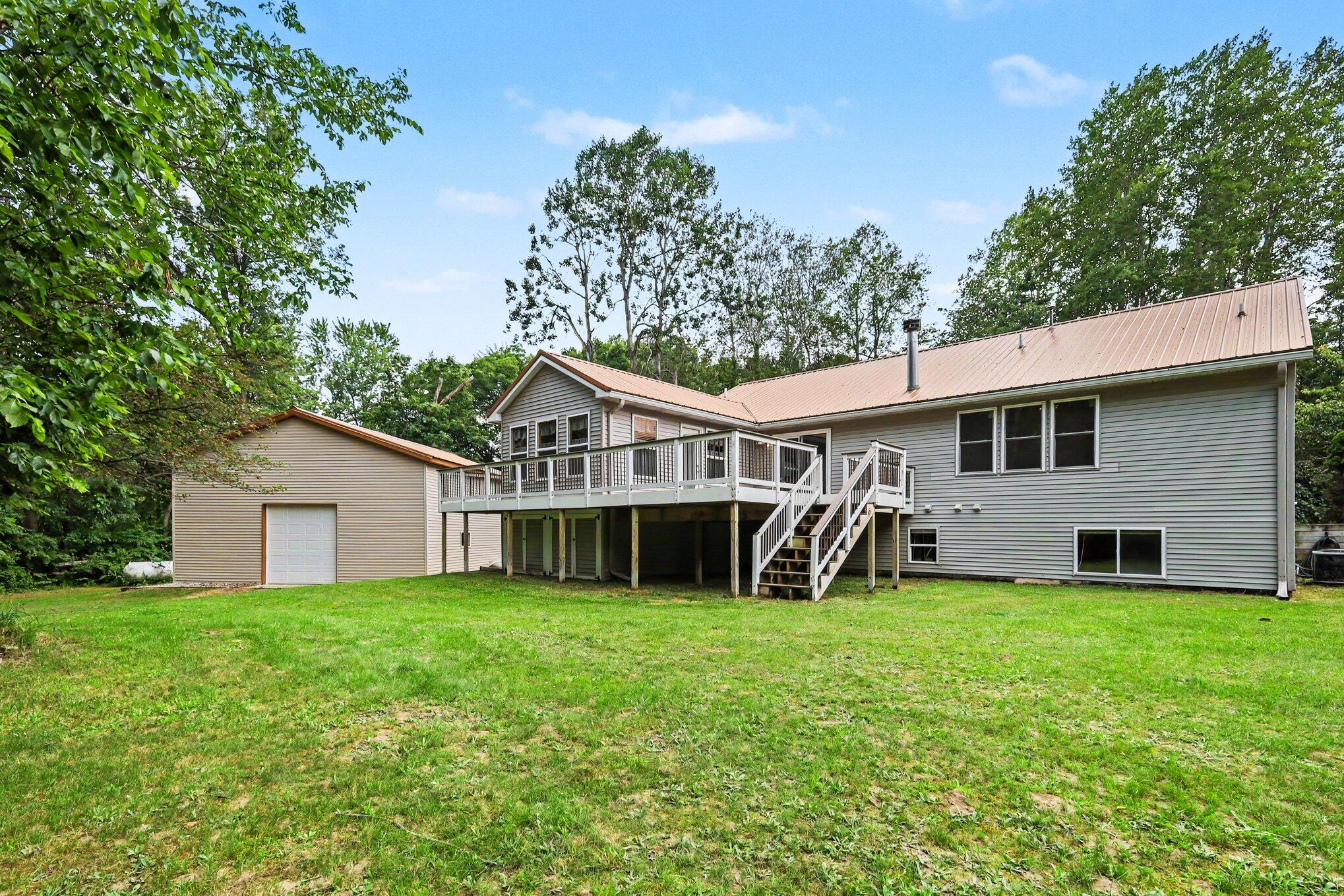 3155 11 Mile Road Northeast Rockford, MI 49341 - Photo 24 of 33 035_file_8816