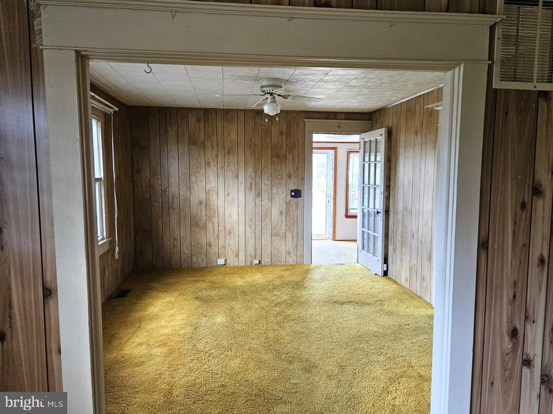 2796 Calvary Road Crisfield, MD 21817 - Photo 7 of 17 a view of a livingroom with a natural light