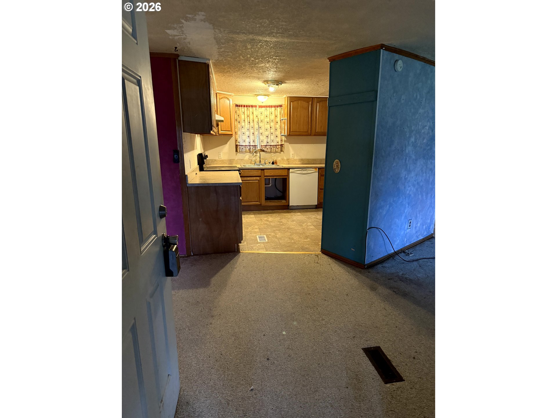 157 Rodgers Road Silverlake, WA 98645 - Photo 20 of 27 a bathroom with a sink and a mirror
