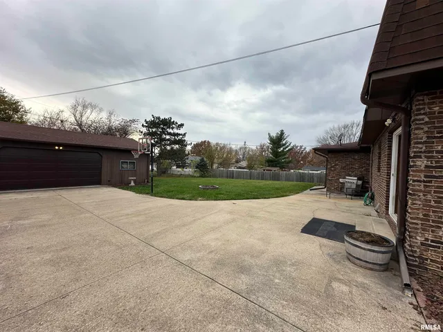 $279,900 | 107 Hilltop Street, Colona, IL 61241