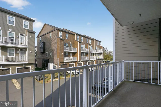 $524,900 | 45087 Cappamore Terrace, Sterling, VA 20166