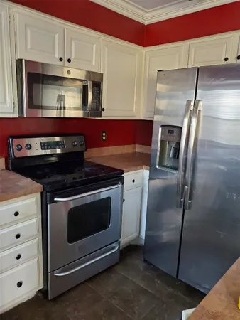 $1,285 | 9339 Westwood Village Drive, Houston, TX 77036