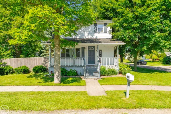 $194,900 | 802 St James Street, Marysville, MI 48040