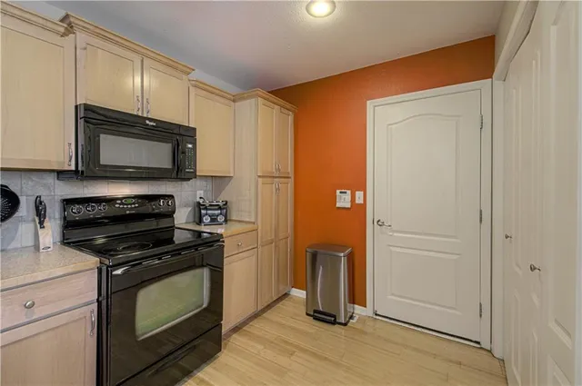 $280,000 | 4605 Hedges Avenue, Kansas City, MO 64133